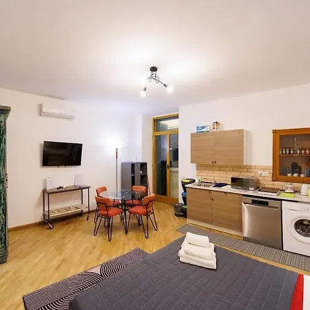 Dante For Group And Family By Houseinnaples * Naples